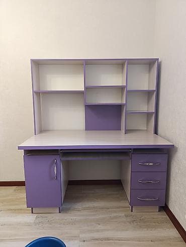 Столы: Компьютерный стол, Б/у, С полками — 2