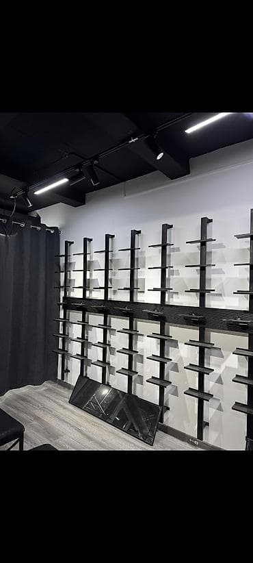 вертикальные вешалки для одежды: Металлические торговые конструкции для магазина одежды кронштейны - — 7