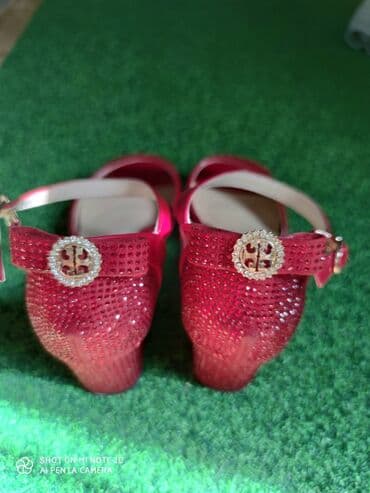 Продам босоножки нарядные, красивые 36 размера