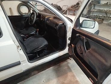 golf variant: Volkswagen Golf: 1992 г., 1.6 л, Механика, Бензин, Хэтчбэк — 9