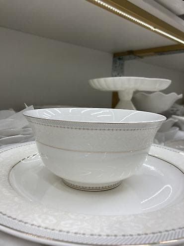 посуды наборы: 12 персон 82 предмет оригинал фарфор, под посудамойку. Столовый сервиз — 3