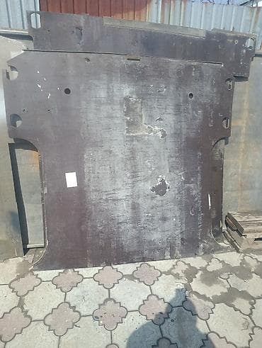 пластина метал: Продаётся для пола средних спринтера крупный лист из (стальная — 1