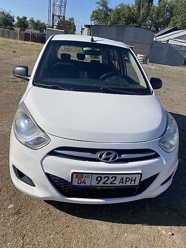 кок талаа: Hyundai i10: 2011 г., 1.1 л, Кол менен иштөөчү, Бензин, Хетчбек — 1