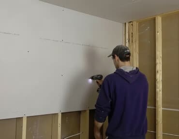 установка капельный полив: Перегородки. и обшивка стен.електромонтаж. сантехнические работы — 1