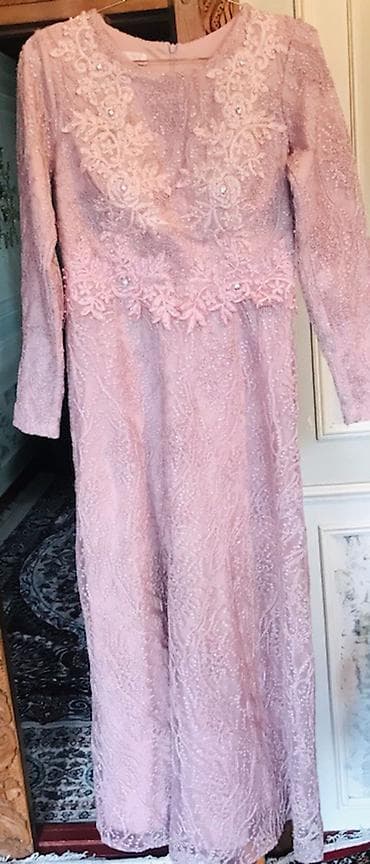 вечернее легкое платье: Нарядное женское платье в пол, нежно-розового/пудрового оттенка. - — 1