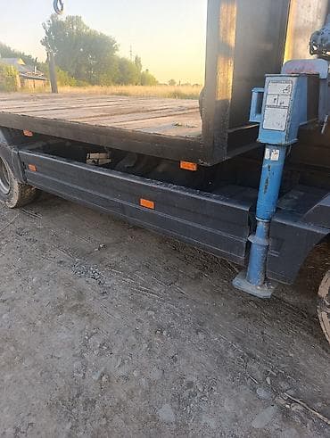 caterpillar трактор: Манипулятор, Mercedes-Benz, 1999 г., 6 т — 3
