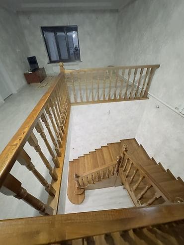 Лестницы и комплектующие на заказ: Деревянная лестница Для дома, Бесплатный замер, Форма лестницы: Много-маршевая, Стиль: Классический — 4