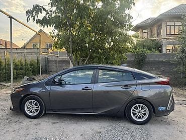 Продажа авто: Toyota Prius: 2021 г., 1.8 л, Вариатор, Гибрид, Хэтчбэк — 3