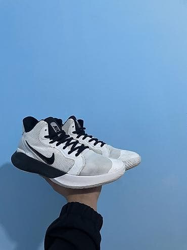 белая обувь: Волейбольный 
NIKE precision 3 — 1