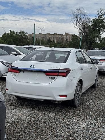 Toyota: Toyota Corolla: 2020 г., 1.8 л, Робот, Гибрид, Седан — 4