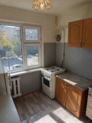 сдаю квартиру 4 микрорайон: 1 комната, 33 м², 104 серия, 3 этаж, Старый ремонт — 3