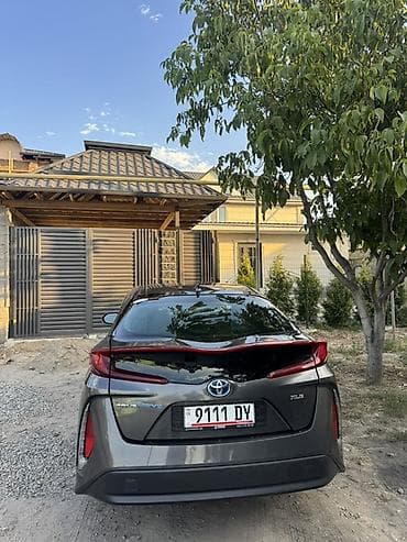 Продажа авто: Toyota Prius: 2021 г., 1.8 л, Вариатор, Гибрид, Хэтчбэк — 2