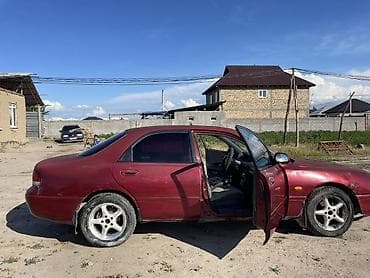 кызыл бирдик: Mazda 626: 1992 г., 1.8 л, Кол менен иштөөчү, Бензин, Седан — 3