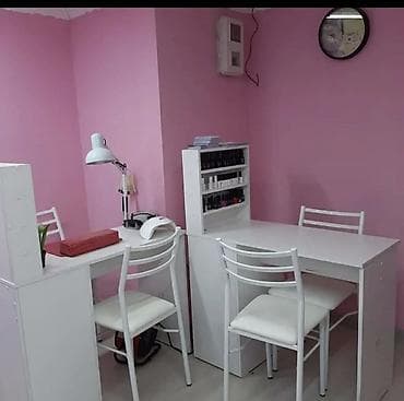 Продается маникюрный стол