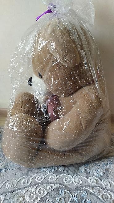 2 метра: Продаю плюшевую мишку, в хорошом состоянии
1 м — 2