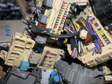 продаю дом: Петли капота Toyota, Б/у, Оригинал — 25