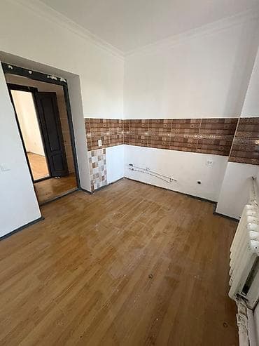 офисное помещение бишкек: Сдаю помещение на первой линии по Жибек-Жолу под любой вид — 1