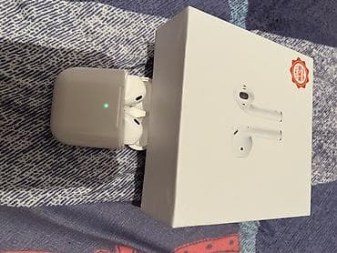 Беспроводные наушники в стиле AirPods с зарядным кейсом -