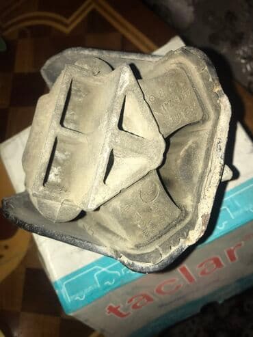 запчасти на виано: Подушка коробки передач Mercedes-Benz 2009 г., Оригинал — 3