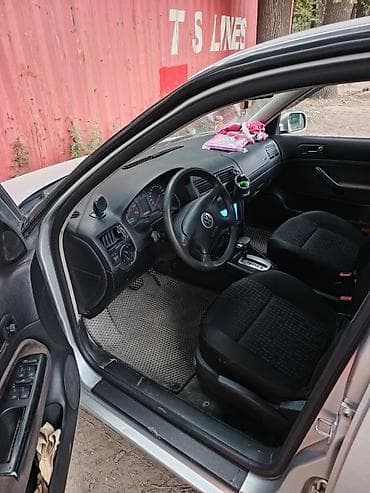 Продажа авто: Volkswagen Golf: 2002 г., 1.6 л, Автомат, Бензин, Хэтчбэк — 6