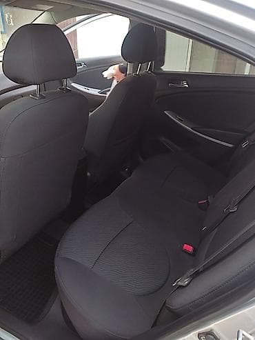 маш: Hyundai Solaris: 2012 г., 1.4 л, Автомат, Бензин, Седан — 3