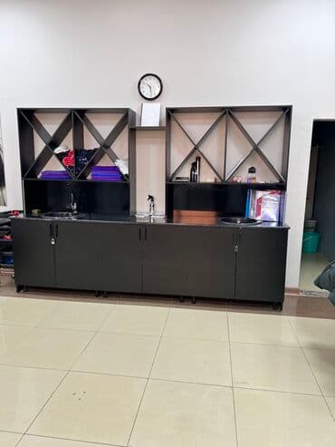 шкаф для косметики: Продаётся шкаф.Можно как кухонный шкаф,можно как Колор бар для — 1