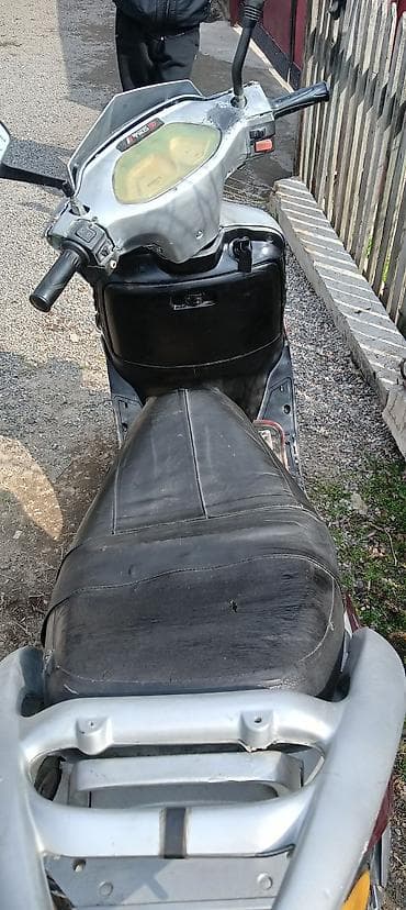 Скутеры: Скутер бензиновый 50–125 см³ (класс китайских моделей), городской — 2