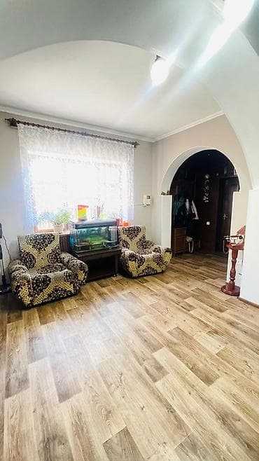 jack 4: Продаю отдельный кирпичный дом + гостевой дом. Широкие стены, высокие — 9