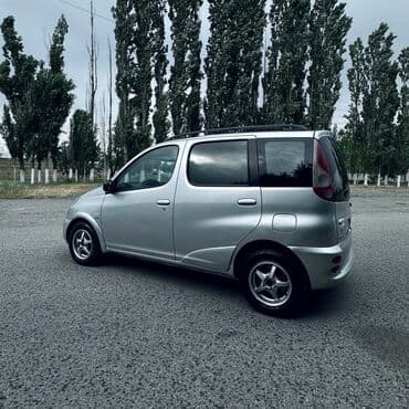 срочно продаю в связи с переездом: Toyota Yaris Verso: 2001 г., 1.5 л, Механика, Бензиновая, Универсал — 3