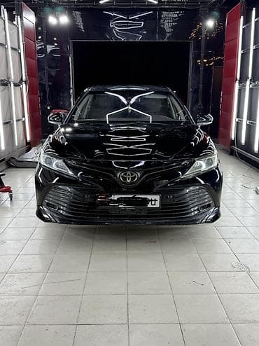 бампера на гольф 2: Toyota Camry: 2020 г., 2.5 л, Автомат, Гибрид, Седан — 1