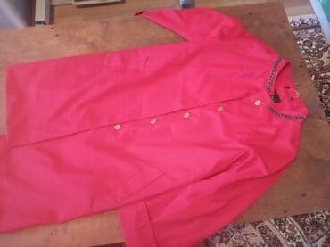 срочно продаю в связи с переездом: Продаю б/у женскую одежду 46 размера рубашки, пиджаки, юбки,платья — 7