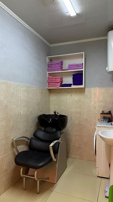 место бровиста: Нам в дружный коллектив нужны мастера, парикмахеры колористы, и — 4