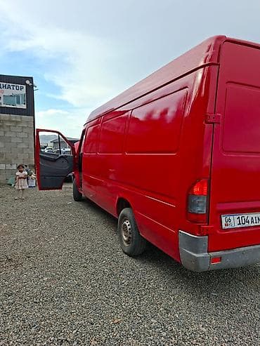 Продаётся грузовой фургон Mercedes‑Benz Sprinter (длинная база — 5
