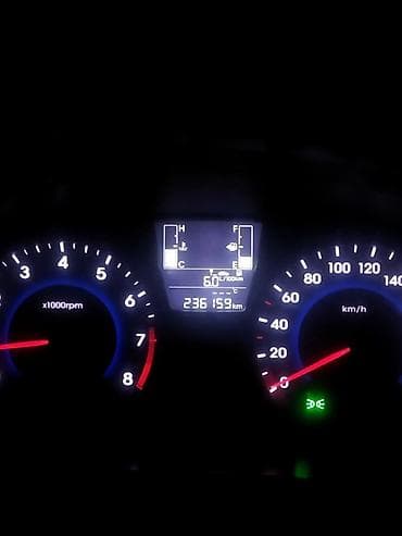 kia solaris: Hyundai Solaris: 2014 г., 1.4 л, Механика, Бензин, Седан — 4