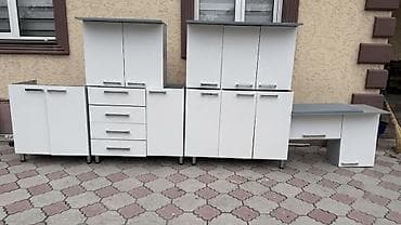 Эмерек гарнитурлары: Кухонный гарнитур модульный, белый, с серыми столешницами. Состав и — 1