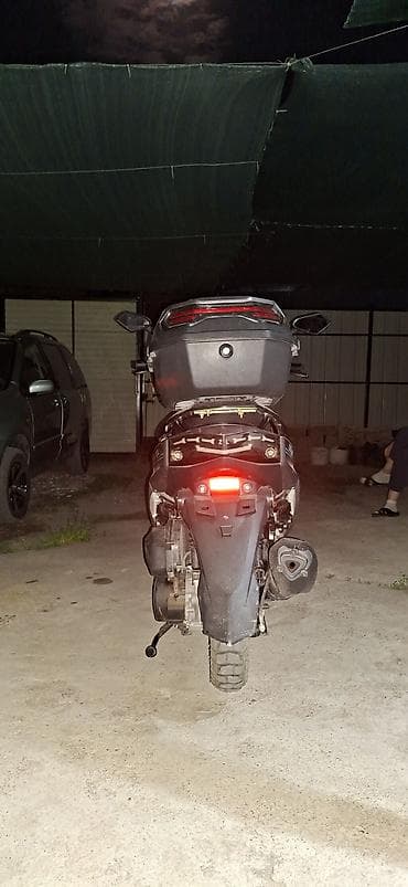 мотор на скутер: Скутер макси-класса с автозаводом, шлем в подарок - Кузов — 2