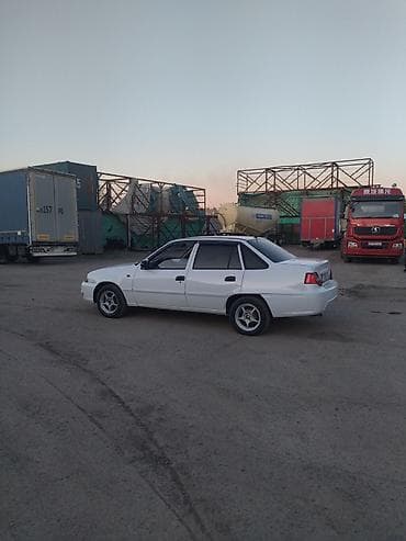 авто алам: Daewoo Nexia: 2008 г., 1.5 л, Кол менен иштөөчү, Бензин, Седан — 3
