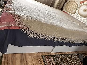 продаю мягкий мебель: Двуспальная кровать, С мягким изголовьем, длина - 200 см — 3