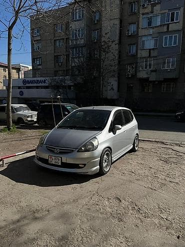 Honda Fit: 2001 г., Хэтчбэк