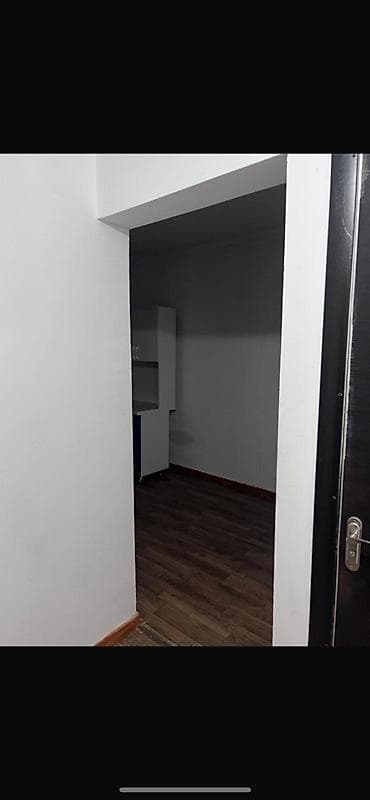 fred perry: Сдается небольшая студия с отдельным санузлом. Планировка и — 2