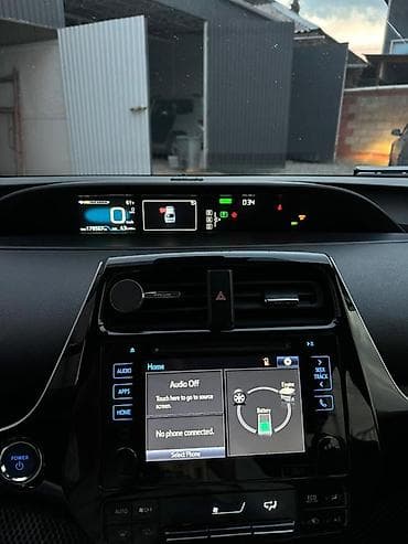 7 ка: Toyota Prius: 2017 г., 1.8 л, Гибрид, Седан — 6