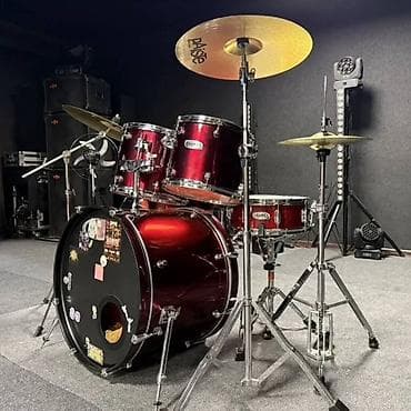 Музыкальные инструменты: Акустическая ударная установка Pearl, бордовый градиент. Состав: - — 2