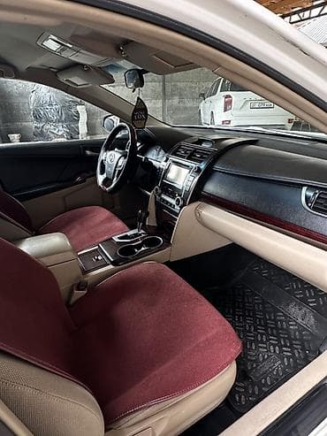 аудио касета: Toyota Camry: 2012 г., 2.5 л, Автомат, Бензин, Седан — 8