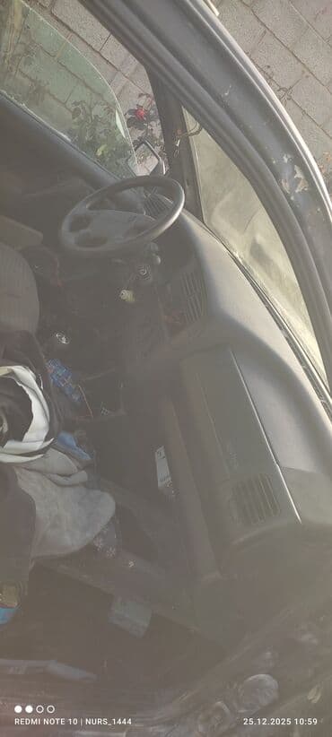 уплотнител: Volkswagen Golf: 1994 г., 1.4 л, Механика, Бензин, Хэтчбэк — 5