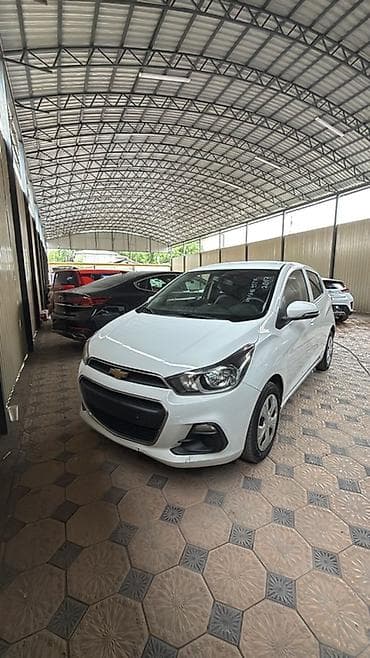 Chevrolet Spark: 2017 г., 1 л, Автомат, Бензин, Хэтчбэк