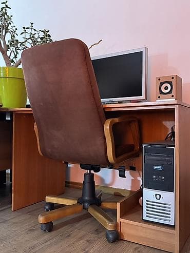 behringer c1: Компьютерный стол.120х80х75 В наличии 4 штуки Стол с тумбой для — 3