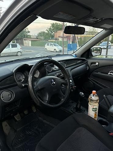 купить mitsubishi outlander: Mitsubishi Outlander: 2003 г., 2 л, Механика, Бензин, Кроссовер — 9
