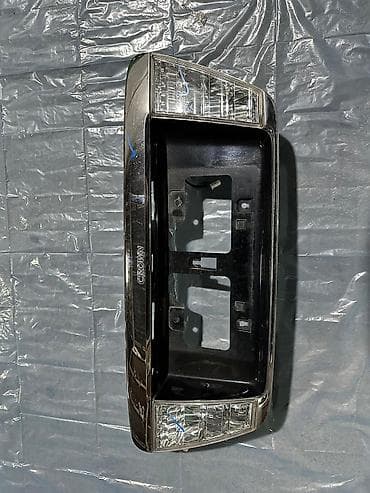 maje: Накладка крышки багажника Toyota, Б/у, Оригинал — 2