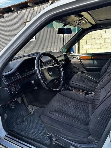 бюджетные авто: Mercedes-Benz E-Class: 1991 г., 2.3 л, Механика, Бензин, Седан — 8