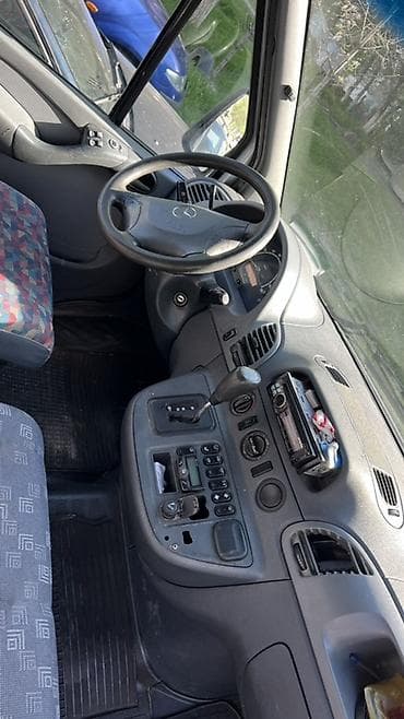 двигатель на грузовой: Легкий грузовик, Mercedes-Benz, Стандарт — 5